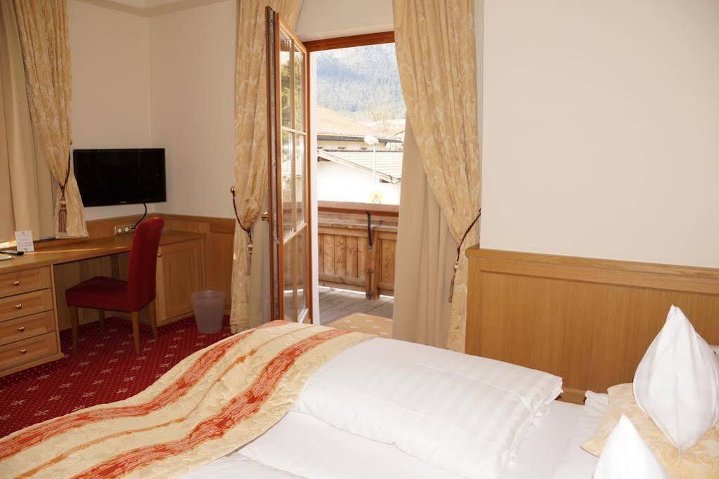 Gartenhotel Maria Theresia Hall in Tirol Bagian luar foto